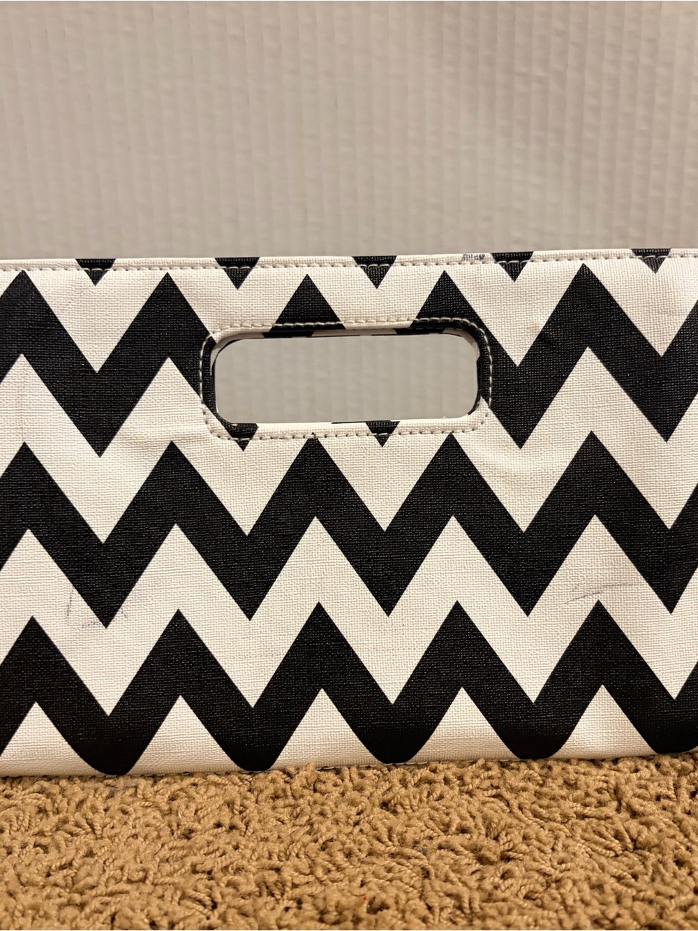 Black & White Chevron Handheld Clutch Bag